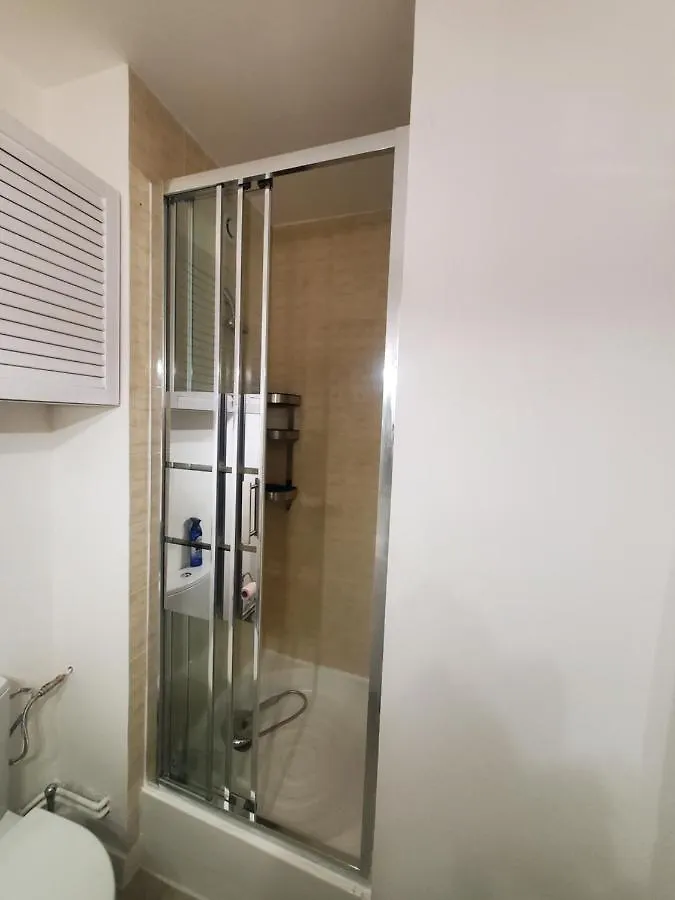 Joli Petit Studio Au Centre De Carry Le Rouet Apartment 0*, Carry-le-Rouet