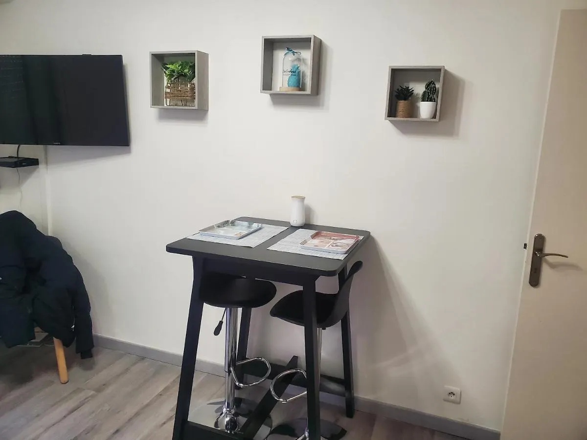 Joli Petit Studio Au Centre De Carry Le Rouet Apartment