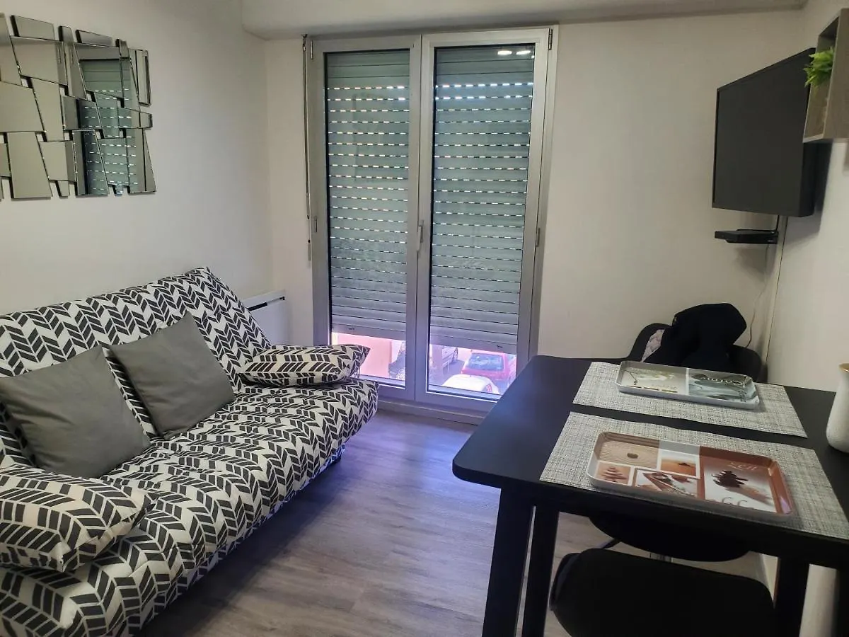 Joli Petit Studio Au Centre De Carry Le Rouet Apartment 0*, Carry-le-Rouet France