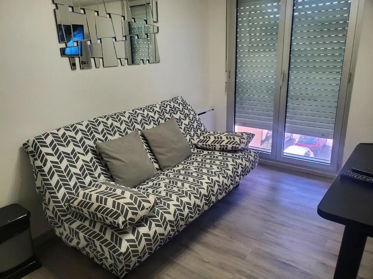 Joli Petit Studio Au Centre De Carry Le Rouet Apartment  Carry-le-Rouet