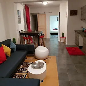 https://appartement-moderne-roanne.hotels-rhonealpes.com